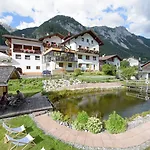 Hotel Traube 3*