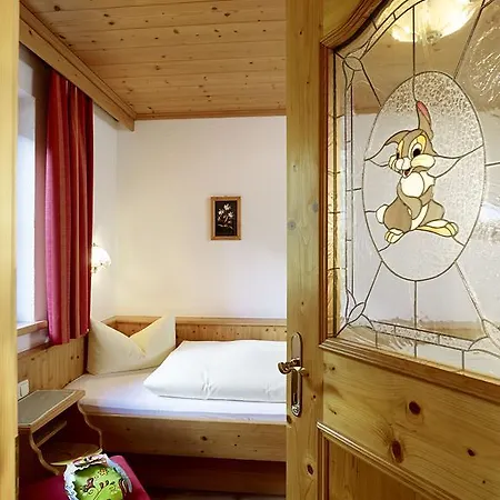 Otel Traube Pettneu am Arlberg