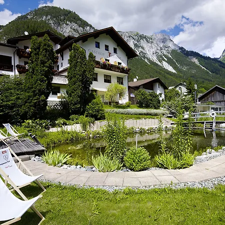 Hotel Traube 3*