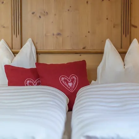 Hotel Traube Hotel Pettneu am Arlberg