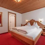 Hotel Traube Отель 3*