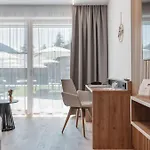 Hotel Traube Отель 3*