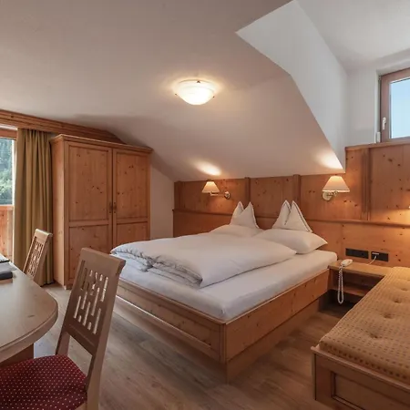 Отель Hotel Traube Петной-ам-Арльберг
