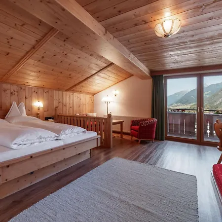 Отель Hotel Traube 3*