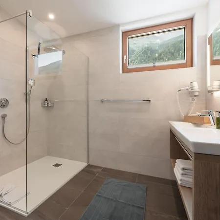 Hotel Traube 3* Петной-ам-Арльберг