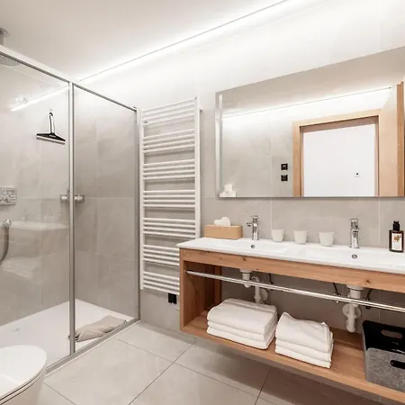 Отель Hotel Traube Петной-ам-Арльберг